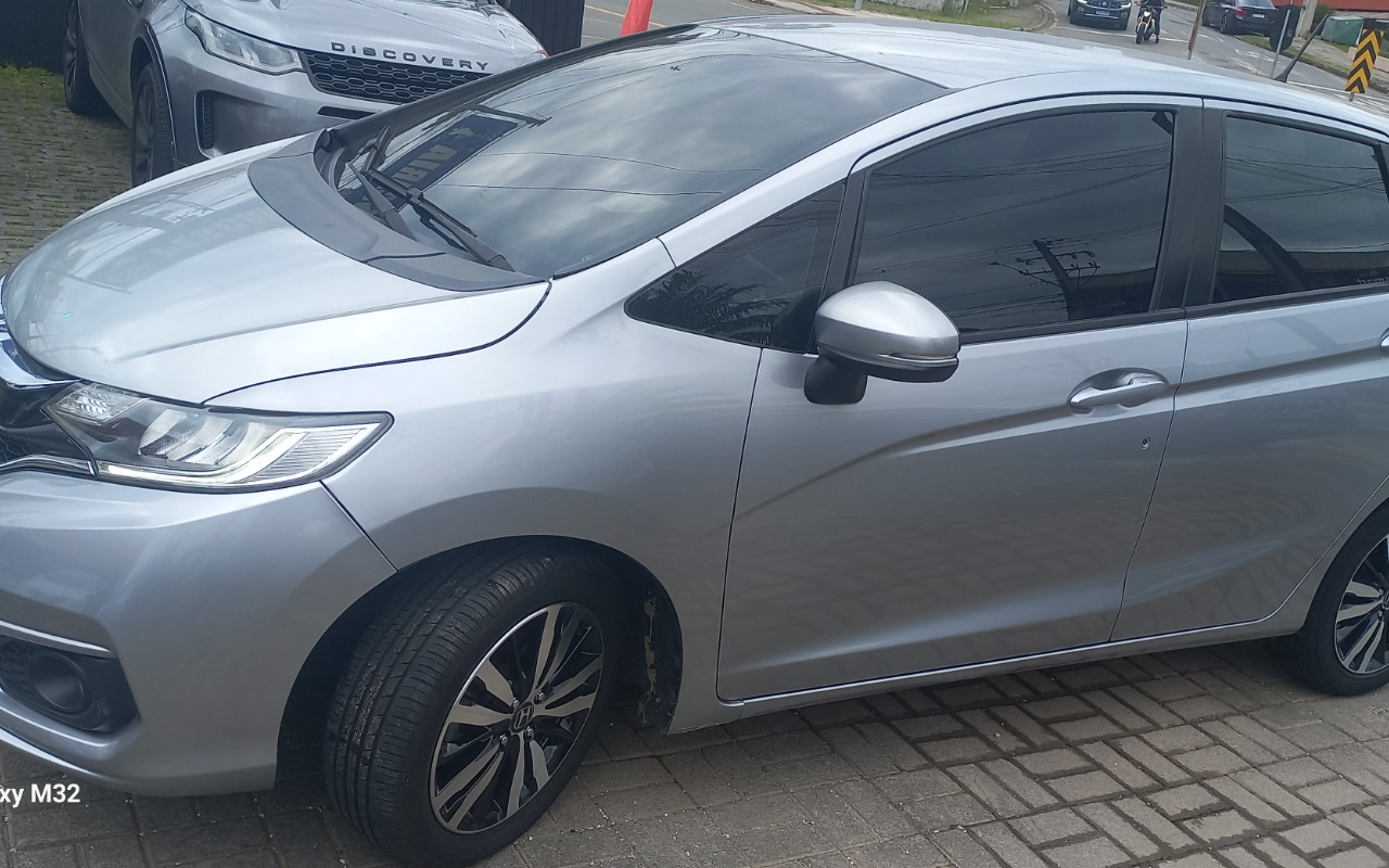 imagem-https://www.socarrao.com.br/sc-vehicle-images-prod/4299336/1791907216738-MTc5MTkwNjc5MzEzODY4NjYyNTM0MjgzMTc0NzY1NTMuanBn.jpg