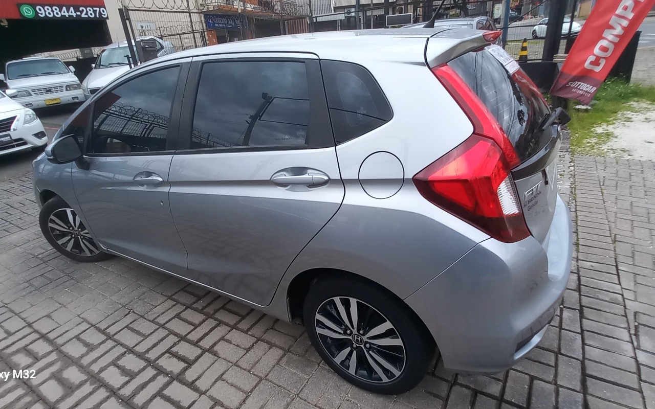 imagem-https://www.socarrao.com.br/sc-vehicle-images-prod/4299336/1791907217076-MTc5MTkwNjgzODQ4MTYwMDgyOTMwNDIzMDk5MjY3MDIuanBn.jpg