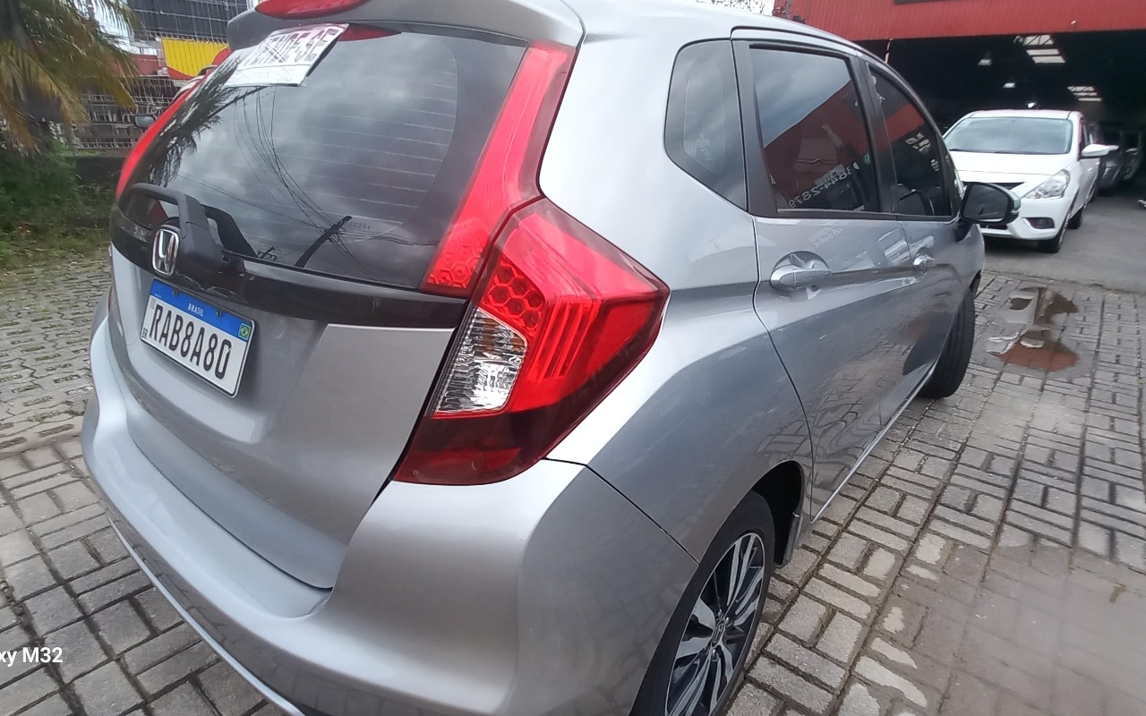 imagem-https://www.socarrao.com.br/sc-vehicle-images-prod/4299336/1791907218485-MTc5MTkwNjk3NTIzMjExODcwMDcxMDAyMTA2MjkyMTEuanBn.jpg