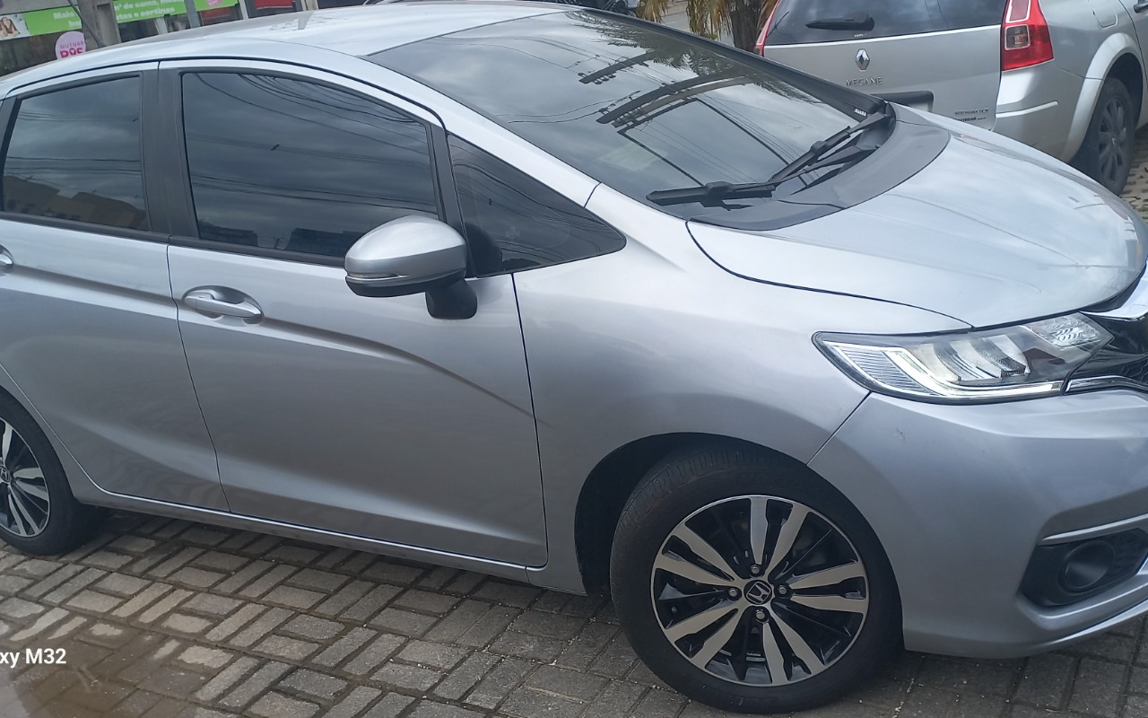 imagem-https://www.socarrao.com.br/sc-vehicle-images-prod/4299336/1791907219062-MTc5MTkwNzA1Mjg3NDgxNzg0MjQ0MzMyOTk4MzA0OTQuanBn.jpg