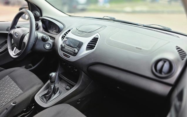 imagem-https://www.socarrao.com.br/sc-vehicle-images-prod/4299522/1791388712241-MjAyNjEwMDdfMTAwOTU5LmpwZw.jpg