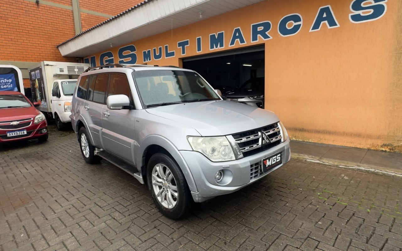 Mitsubishi Pajero Full 2012 Prata — foto 1 de 3