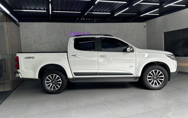 imagem-https://www.socarrao.com.br/sc-vehicle-images-prod/4299599/1791389371186-8511969_2_B_b4efa6d701.jpeg