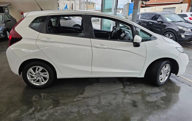 imagem-https://www.socarrao.com.br/sc-vehicle-images-prod/4300102/1791393155868-gb-7d83f0a.jpeg