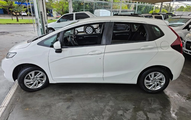 imagem-https://www.socarrao.com.br/sc-vehicle-images-prod/4300102/1791393155873-gb-8c67104.jpeg