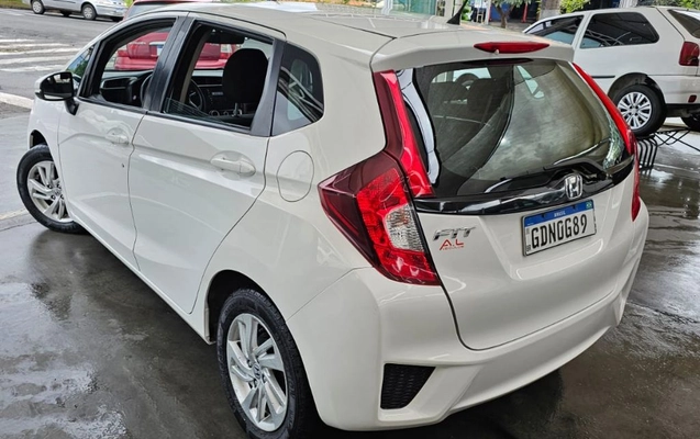 imagem-https://www.socarrao.com.br/sc-vehicle-images-prod/4300102/1791393155877-gb-6d1d7d7.jpeg