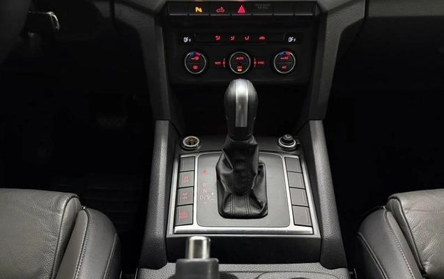 imagem-https://www.socarrao.com.br/sc-vehicle-images-prod/4300185/1791393628722-8551642_11_B_680b2a56a6.jpeg