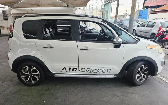 imagem-https://www.socarrao.com.br/sc-vehicle-images-prod/4300208/1791393706996-gb-c871dc9.jpeg