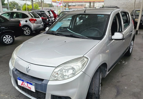 Renault Sandero 2012 Prata — foto 1 de 3