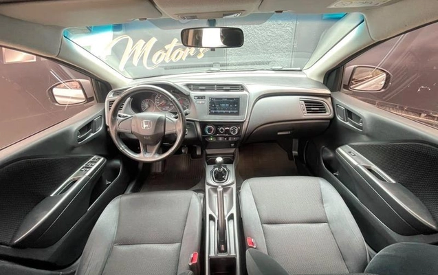 imagem-https://www.socarrao.com.br/sc-vehicle-images-prod/4300266/1791821802620-8551983_7_B_dc654c5d6c.jpeg