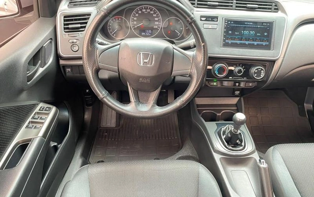 imagem-https://www.socarrao.com.br/sc-vehicle-images-prod/4300266/1791821802622-8551983_12_B_48f1e21fd0.jpeg