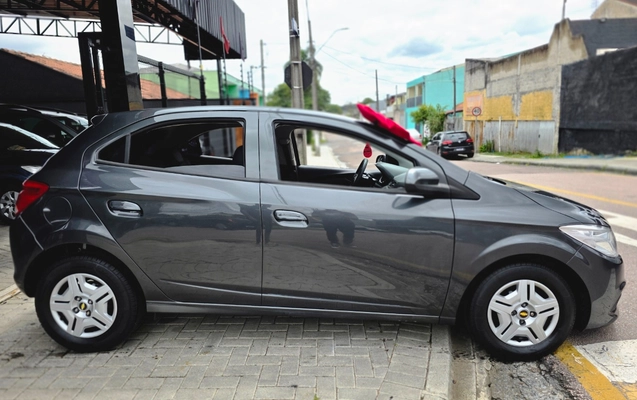 imagem-https://www.socarrao.com.br/sc-vehicle-images-prod/4300359/1791396887064-MjAyNjEwMDdfMTM0MjM1LmpwZw.jpg