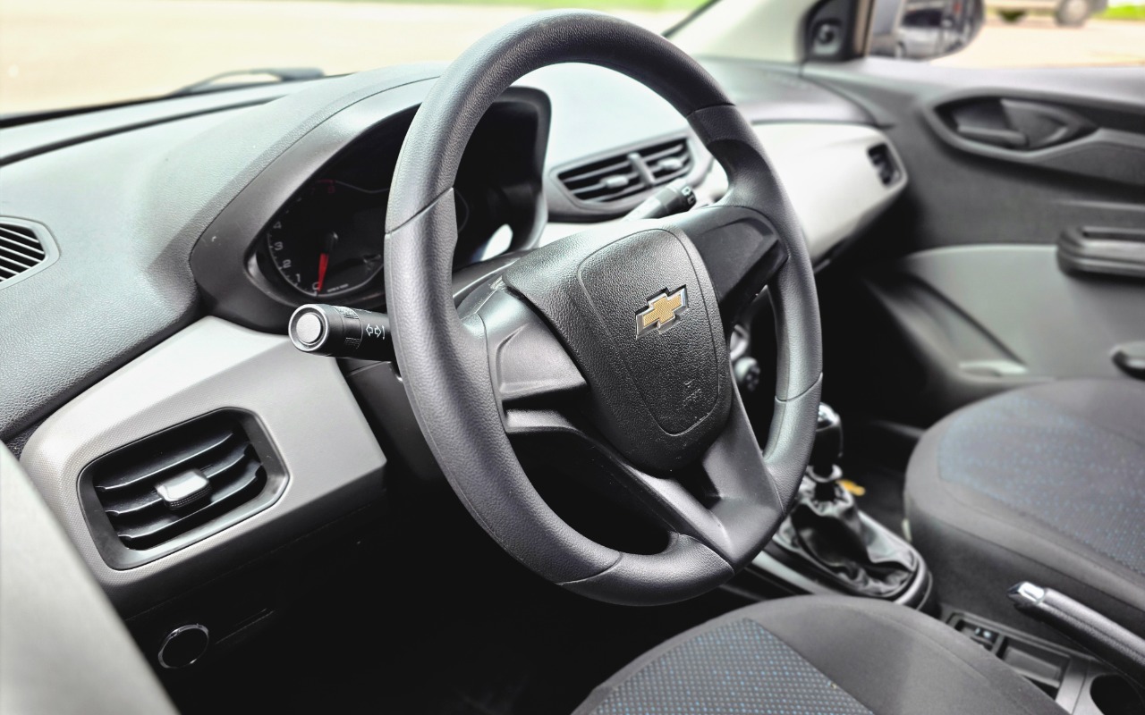imagem-https://www.socarrao.com.br/sc-vehicle-images-prod/4300359/1791396887331-MjAyNjEwMDdfMTM0MzM4LmpwZw.jpg