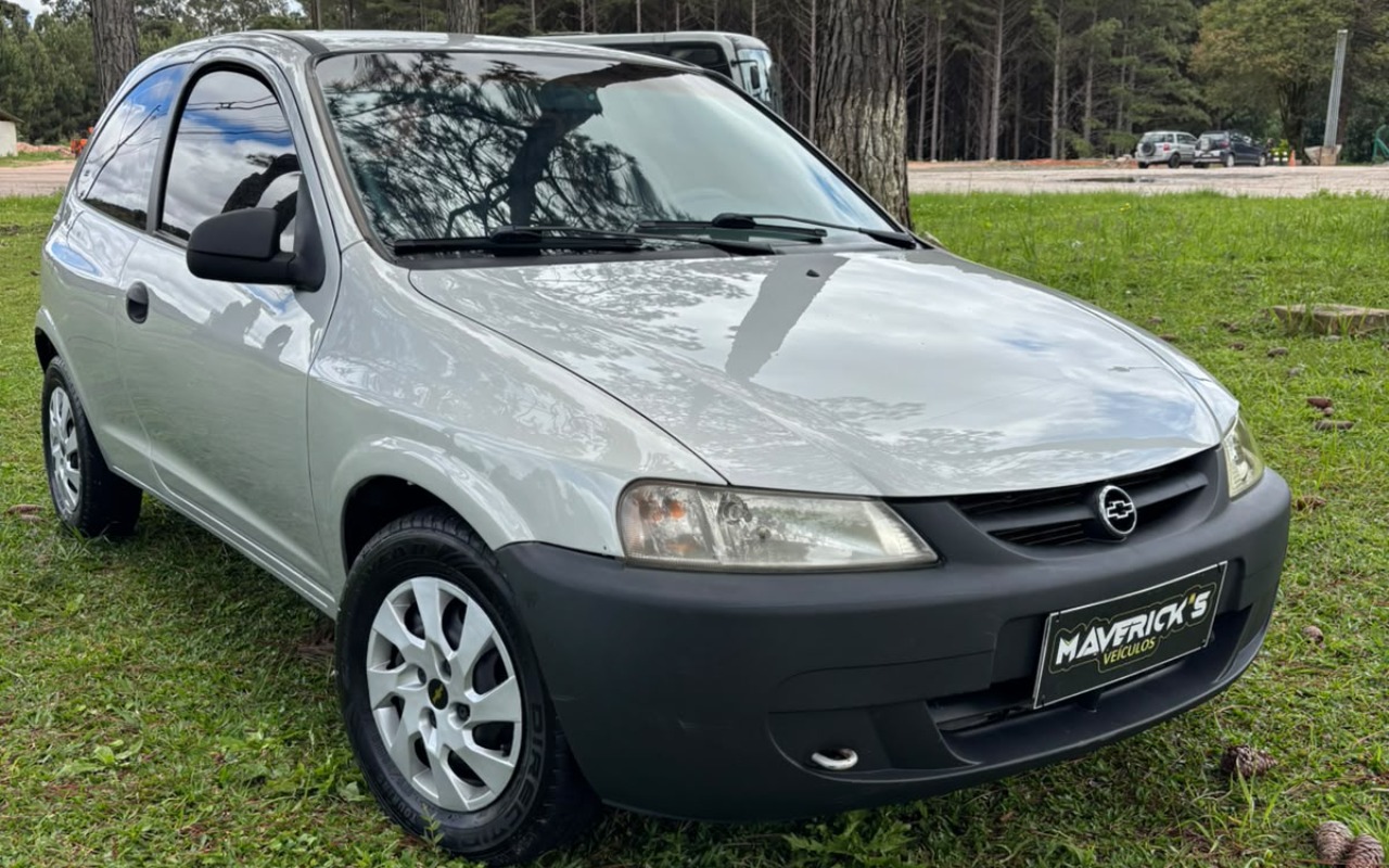 Chevrolet Celta 2003 Prata — foto 1 de 3