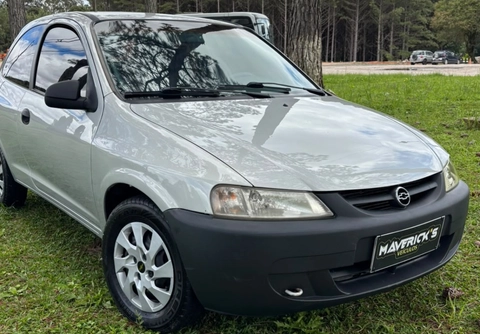 Chevrolet Celta 2003 Prata — foto 1 de 3