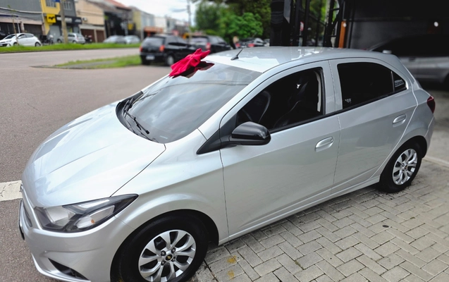 imagem-https://www.socarrao.com.br/sc-vehicle-images-prod/4300366/1791396716815-MjAyNjEwMDdfMTM1OTU3LmpwZw.jpg