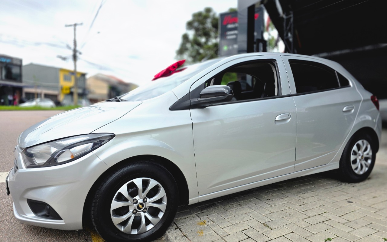 imagem-https://www.socarrao.com.br/sc-vehicle-images-prod/4300366/1791396716958-MjAyNjEwMDdfMTQwMDAyLmpwZw.jpg