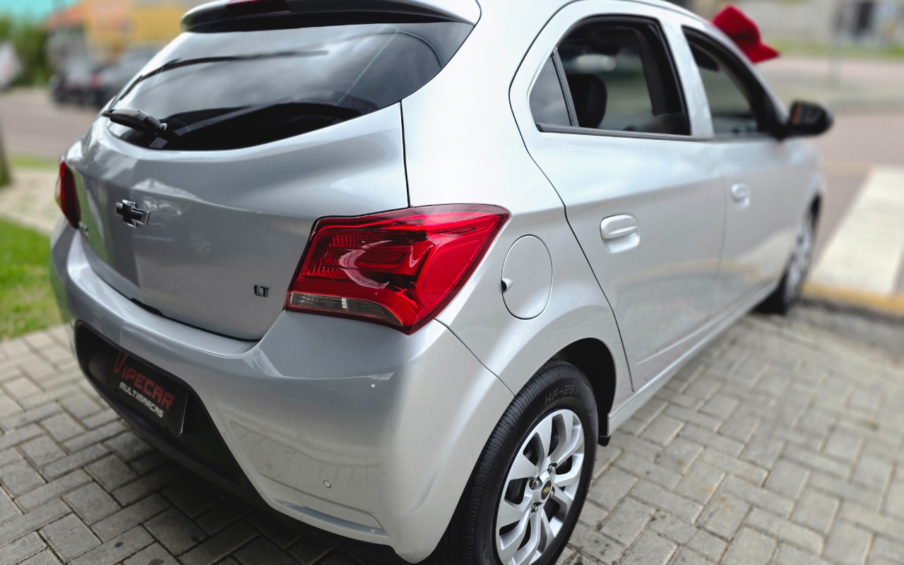imagem-https://www.socarrao.com.br/sc-vehicle-images-prod/4300366/1791396717204-MjAyNjEwMDdfMTQwMDM2LmpwZw.jpg