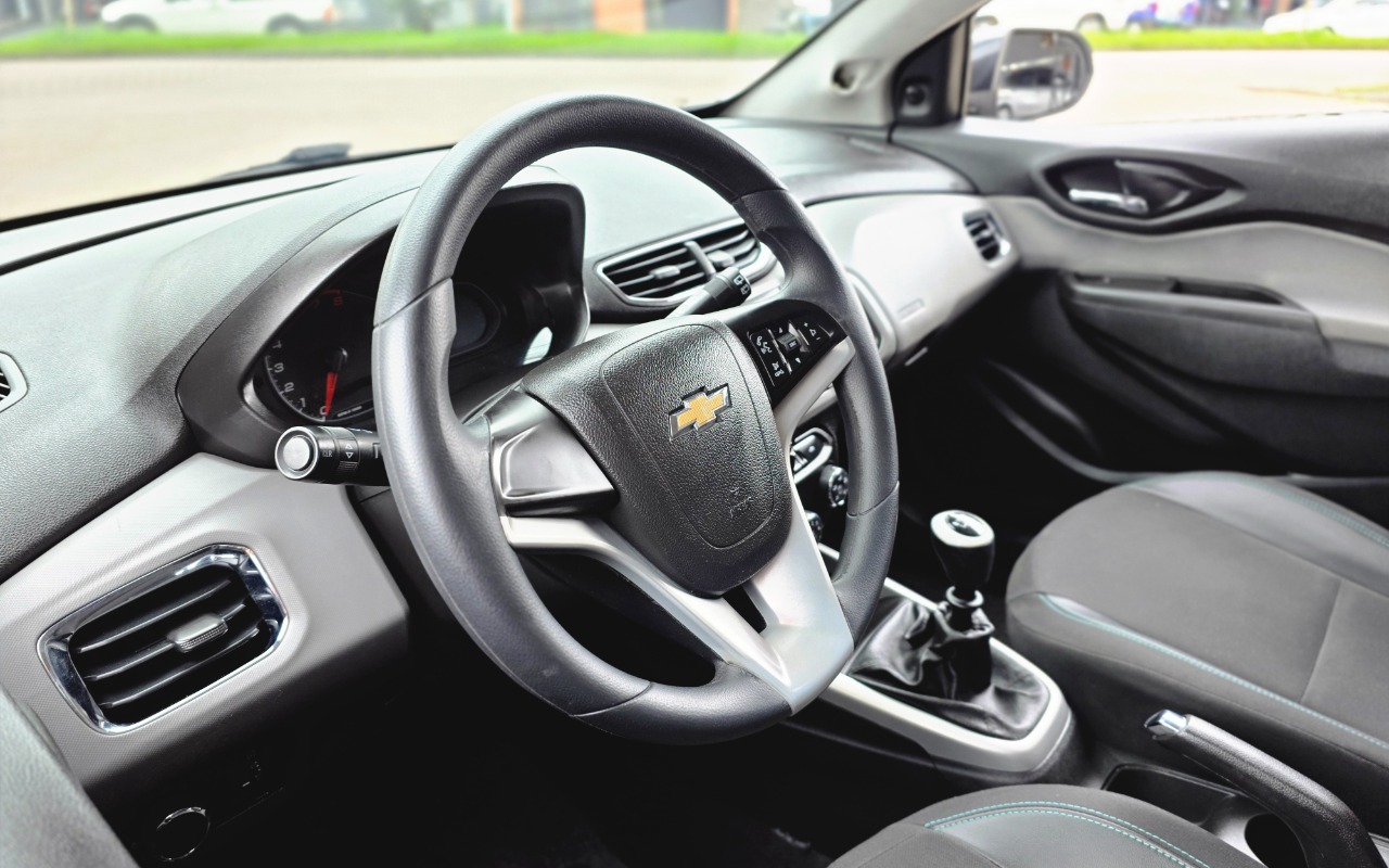 imagem-https://www.socarrao.com.br/sc-vehicle-images-prod/4300366/1791396717524-MjAyNjEwMDdfMTQwMTI0LmpwZw.jpg