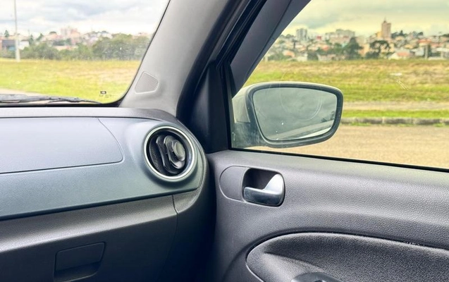 imagem-https://www.socarrao.com.br/sc-vehicle-images-prod/4300477/1791569628767-8498740_9_B_f92ddecee9.jpeg
