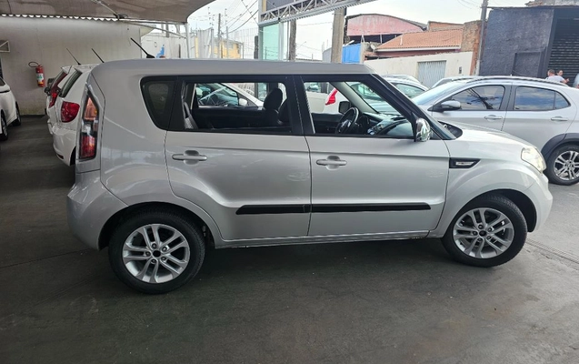 imagem-https://www.socarrao.com.br/sc-vehicle-images-prod/4300489/1791395580079-gb-24a84de.jpg