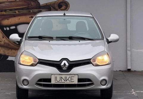 Renault Clio 2016 Prata — foto 1 de 3