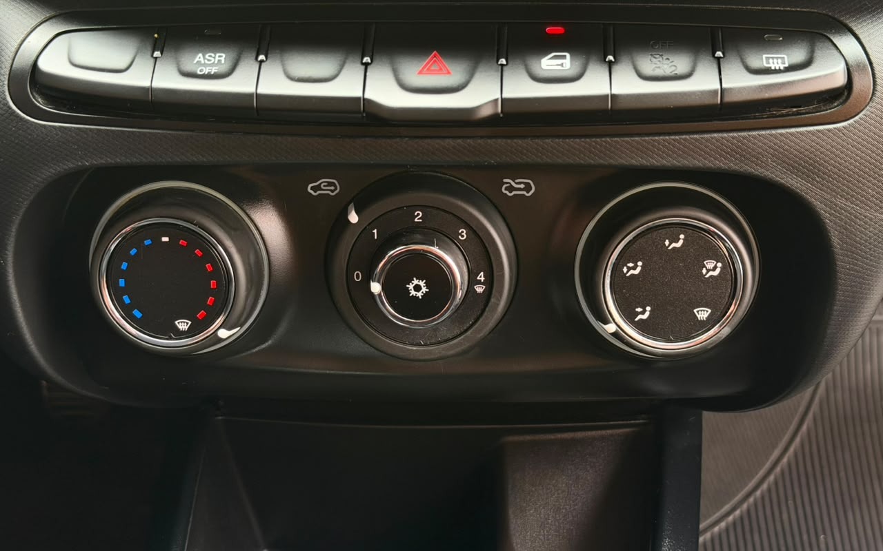 imagem-https://www.socarrao.com.br/sc-vehicle-images-prod/4300579/1791395825535-V2hhdHNBcHAgSW1hZ2UgMjAyNi0xMC0wNyBhdCAxNC4zMi4wMyAoMSkuanBlZw.jpeg