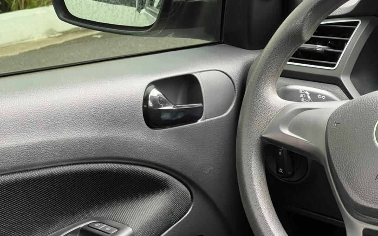imagem-https://www.socarrao.com.br/sc-vehicle-images-prod/4300631/1791395937463-V2hhdHNBcHAgSW1hZ2UgMjAyNi0xMC0wNyBhdCAxMi41Ny40Ni5qcGVn.jpeg