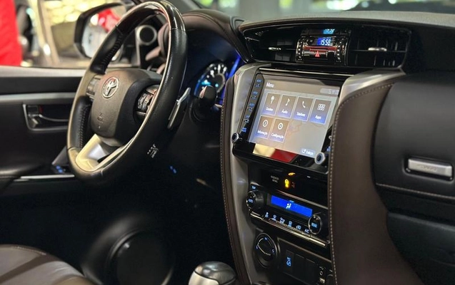 imagem-https://www.socarrao.com.br/sc-vehicle-images-prod/4300652/1791991591429-8552211_15_B_b82ba5659f.jpeg