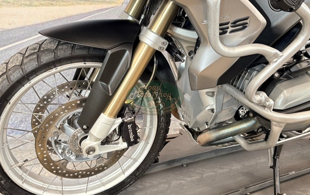 imagem-https://www.socarrao.com.br/sc-vehicle-images-prod/4300725/1791396173082-Qk1XMTIwMCBNQVJJT182LmpwZw.jpg