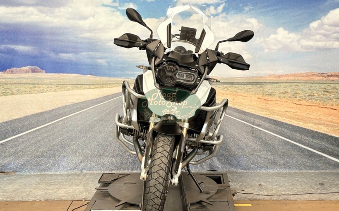 imagem-https://www.socarrao.com.br/sc-vehicle-images-prod/4300725/1791396173728-Qk1XMTIwMCBNQVJJT18xMy5qcGc.jpg