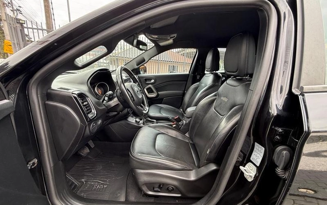 imagem-https://www.socarrao.com.br/sc-vehicle-images-prod/4300727/1791396199671-8527392_8_B_49cc7a94f7.jpeg
