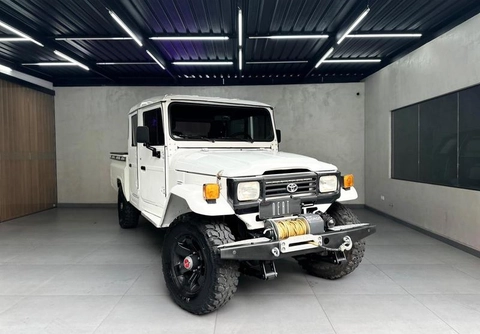 Toyota Bandeirante 1998 Branco — foto 1 de 3