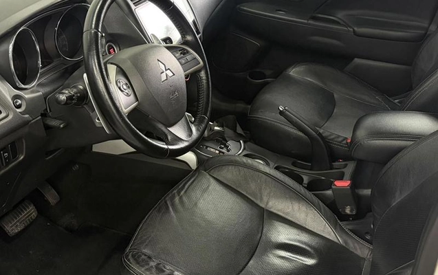 imagem-https://www.socarrao.com.br/sc-vehicle-images-prod/4300858/1792425789120-8492410_6_B_b54b83d725.jpeg