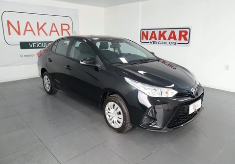 Toyota Yaris 2025 Preto — foto 1 de 3