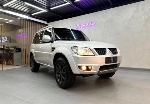 Mitsubishi Pajero TR4 2010 Prata — foto 1 de 3