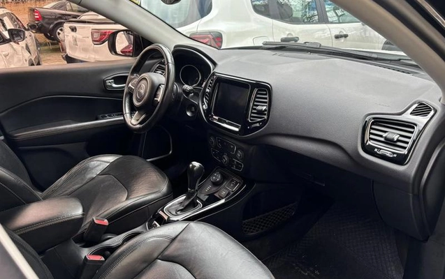 imagem-https://www.socarrao.com.br/sc-vehicle-images-prod/4301016/1791397008710-8552338_9_B_eb741037fc.jpeg