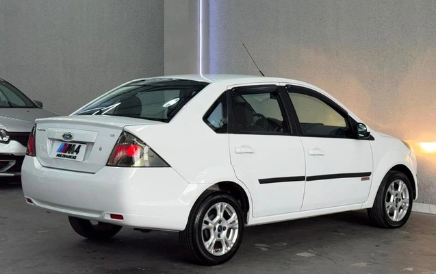 imagem-https://www.socarrao.com.br/sc-vehicle-images-prod/4301076/1791398552534-8329515_4_B_d5fa811b16.jpeg