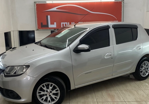 Renault Sandero 2018 Prata — foto 1 de 3