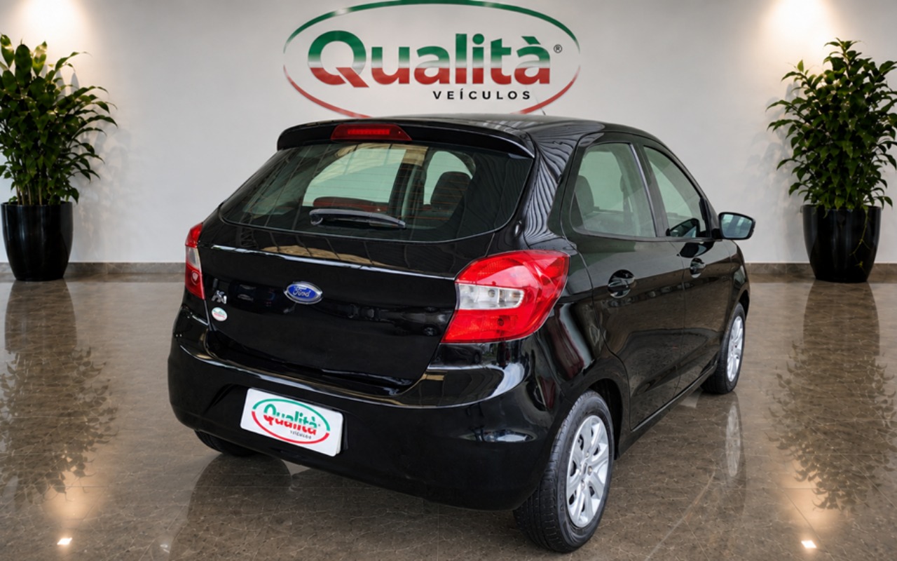 imagem-https://www.socarrao.com.br/sc-vehicle-images-prod/4301244/1792094093355-MDMucG5n.png
