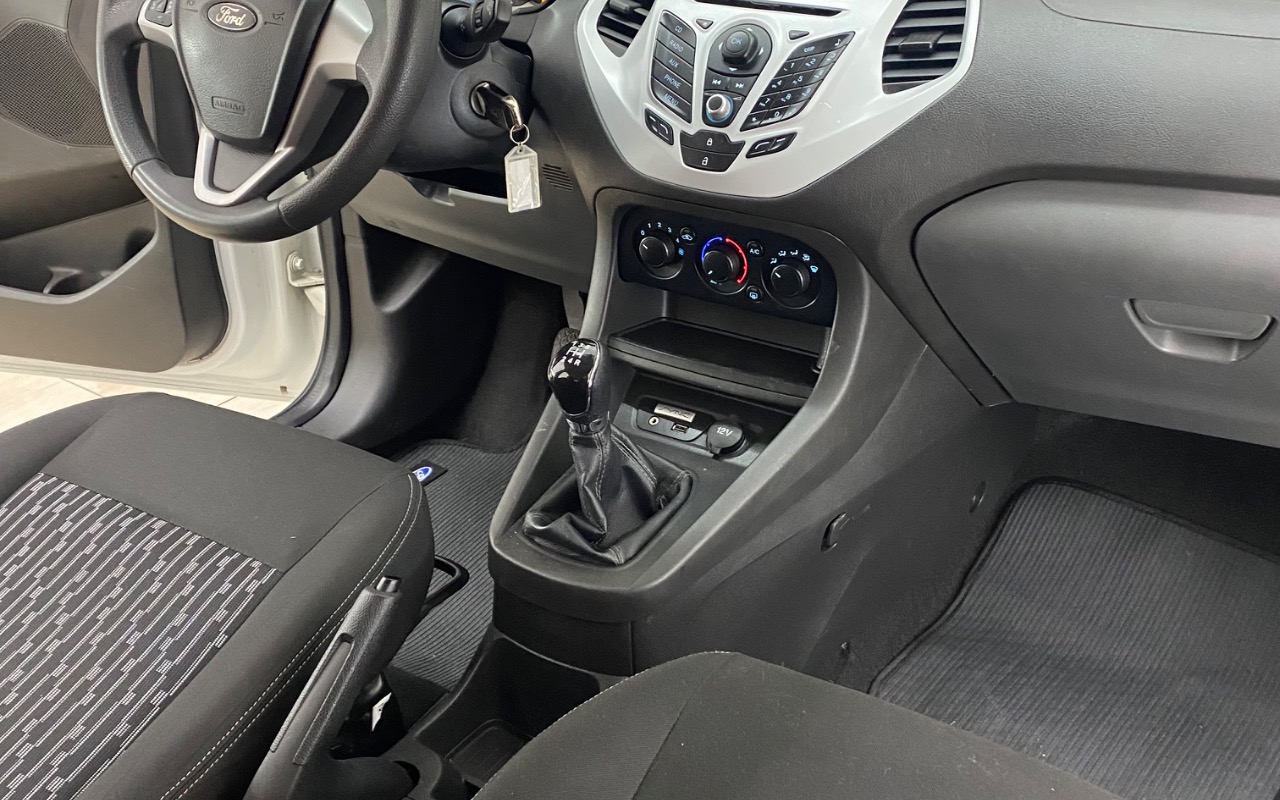 imagem-https://www.socarrao.com.br/sc-vehicle-images-prod/4301271/1791398924980-SU1HXzIyOTUuanBlZw.jpeg