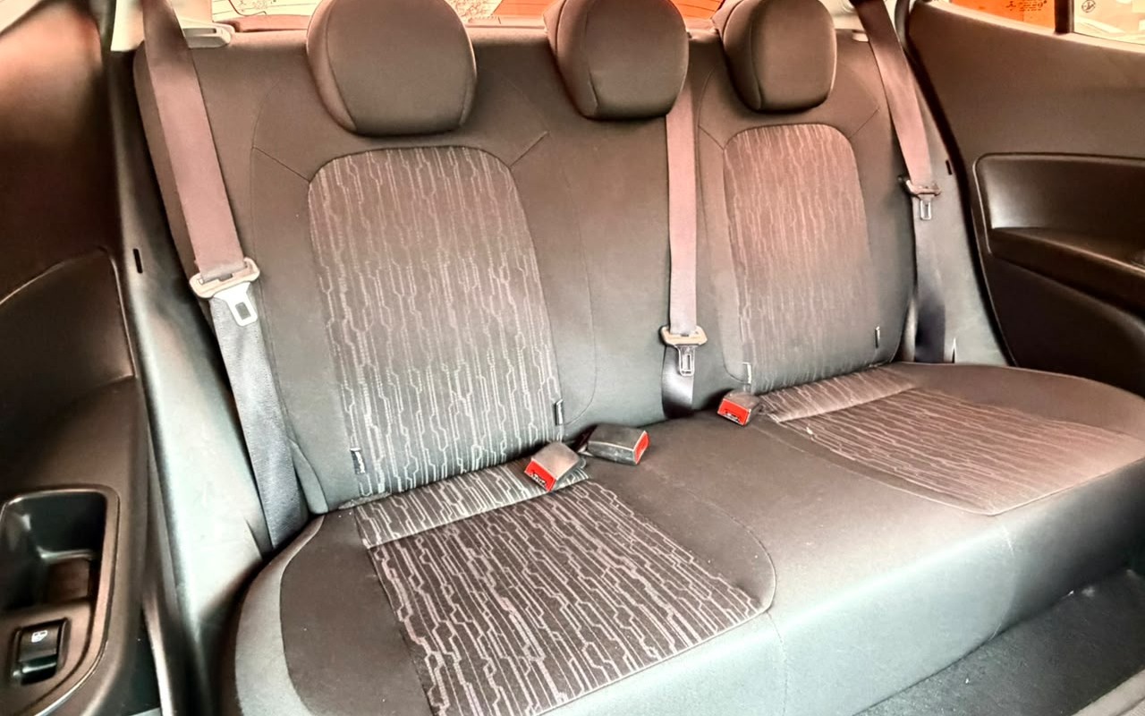 imagem-https://www.socarrao.com.br/sc-vehicle-images-prod/4301277/1791398268402-V2hhdHNBcHAgSW1hZ2UgMjAyNi0xMC0wNyBhdCAxNC4zMi4wNC5qcGVn.jpeg