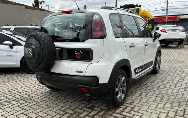 imagem-https://www.socarrao.com.br/sc-vehicle-images-prod/4301278/1792413995467-8552326_16_B_e84e2828cf.jpeg