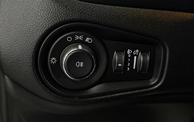 imagem-https://www.socarrao.com.br/sc-vehicle-images-prod/4301279/1791398290092-8438350_15_B_999df432a2.jpeg