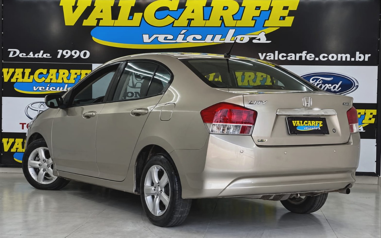 imagem-https://www.socarrao.com.br/sc-vehicle-images-prod/4301281/1791398314387-NC5qZmlm.jfif