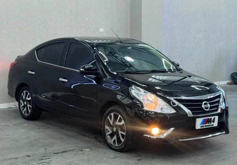 Nissan VERSA 2017 Preto — foto 1 de 3