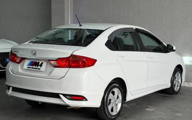 imagem-https://www.socarrao.com.br/sc-vehicle-images-prod/4301296/1791398468693-8269423_2_B_e5954e2c83.jpeg