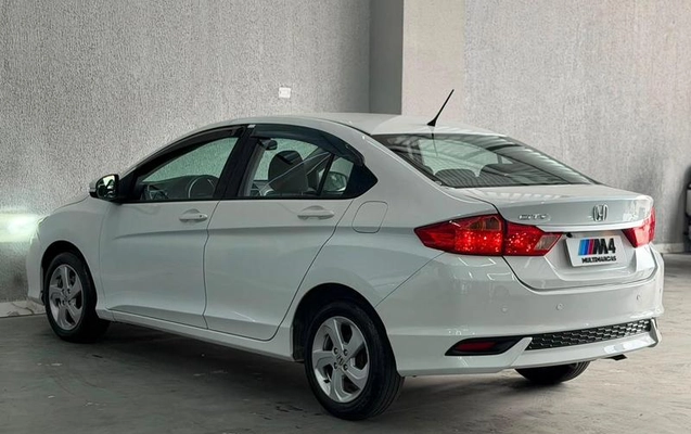 imagem-https://www.socarrao.com.br/sc-vehicle-images-prod/4301296/1791398468694-8269423_4_B_5f2ff9d76c.jpeg