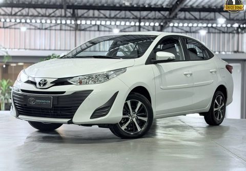 Toyota Yaris 2021 Branco — foto 1 de 3