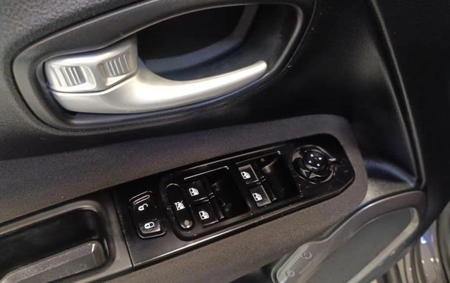 imagem-https://www.socarrao.com.br/sc-vehicle-images-prod/4301419/1791399443693-8470326_0_B_59632acf34.jpeg